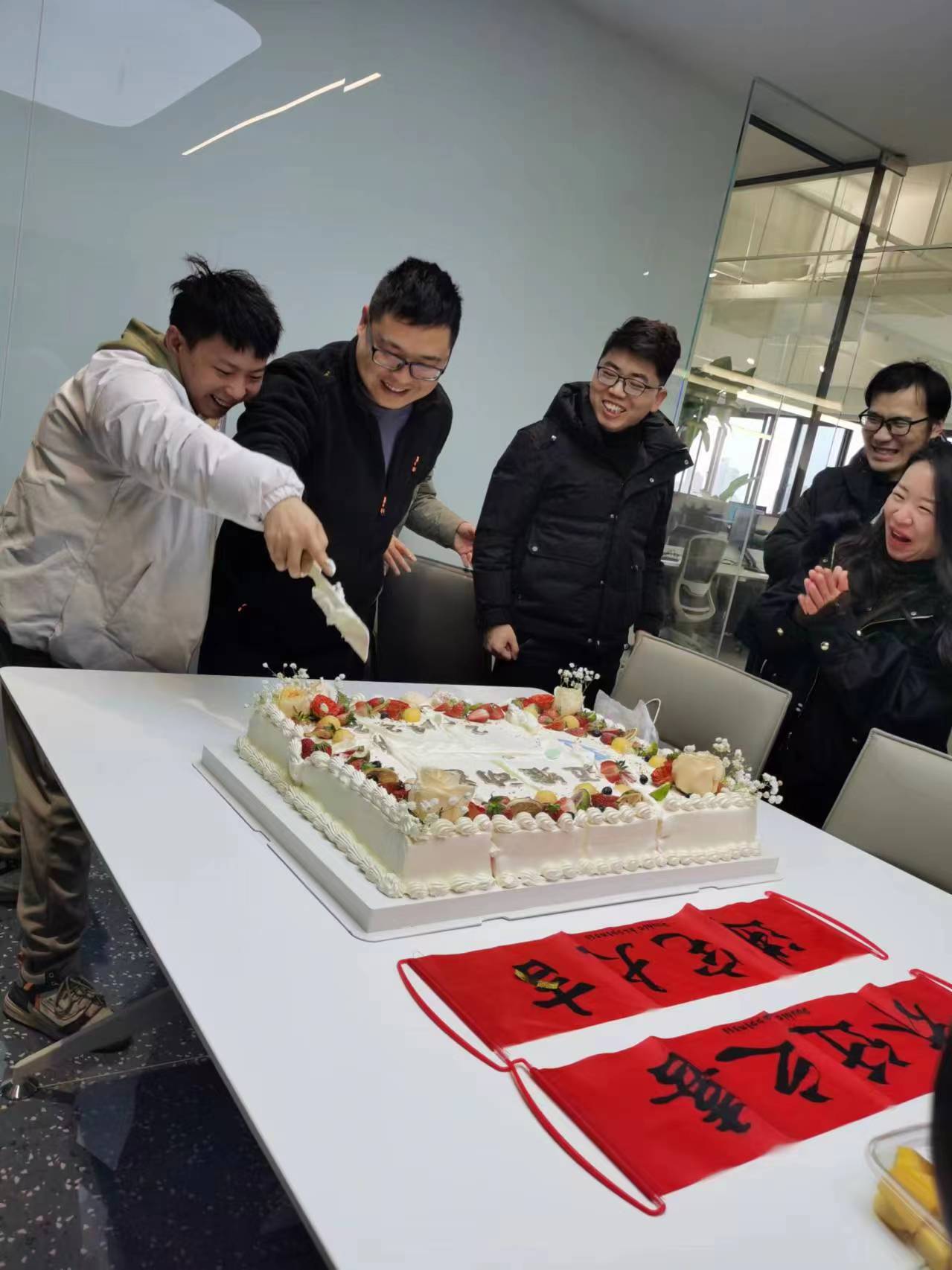上海邁維動(dòng)漫科技有限公司喜迎新年喬遷之喜：立足新起點(diǎn)，開(kāi)啟新征程！(圖12)
